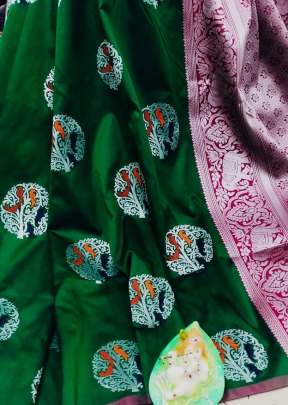 Lichi Silk Waving Jacquard Saree With Reach Pallu In Green Sarees