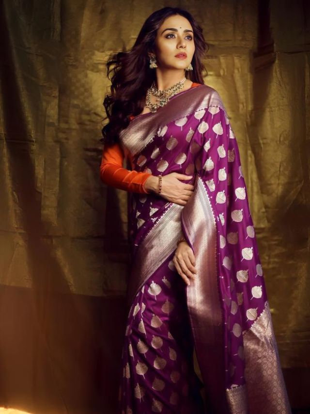 Amruta Khanvilkar in Purple silk saree