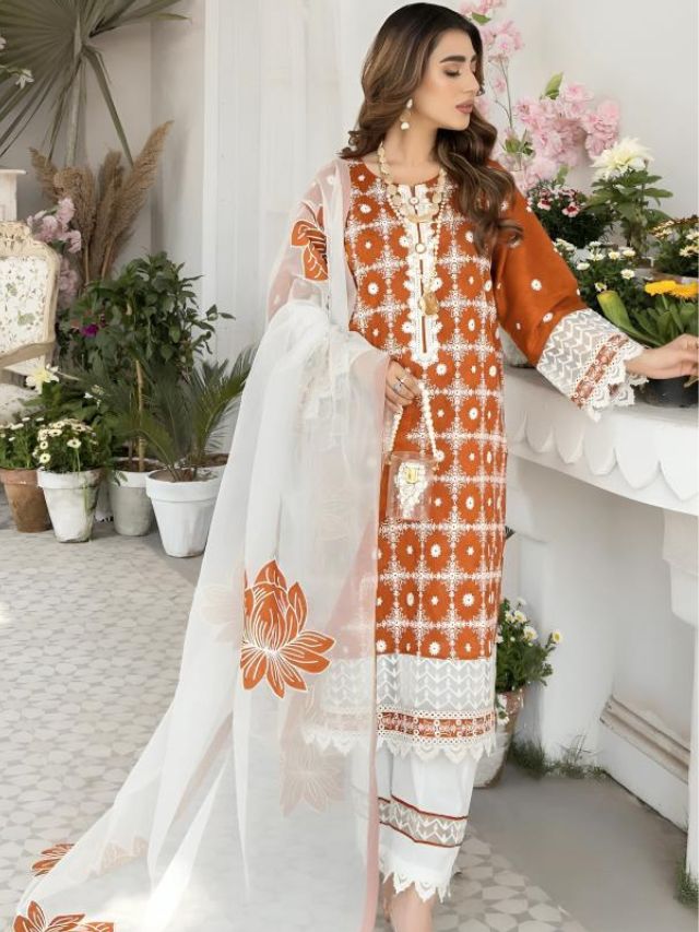 Lawn Suit For Ladies