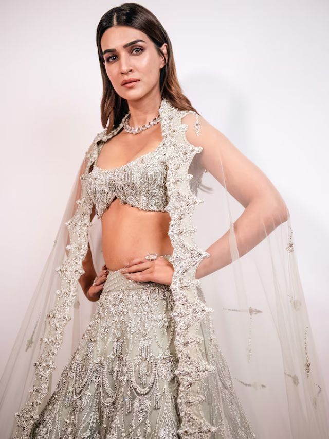 Kriti Sanon in Lehenga by Shantanu and Nikhil