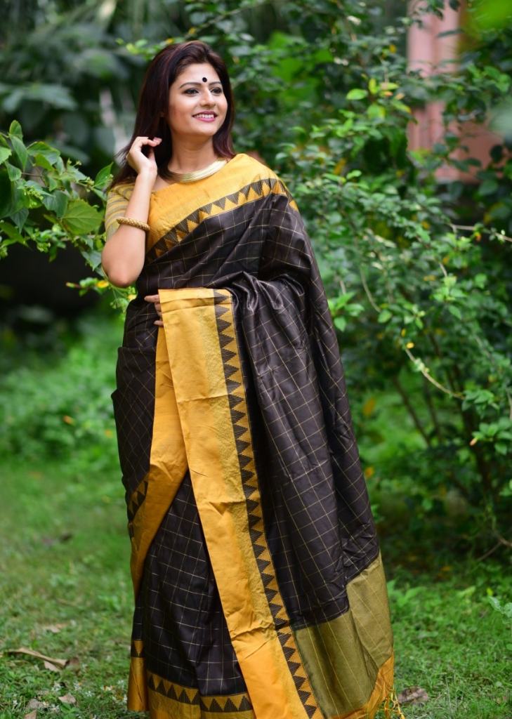 Buy Black Pure Silk Geometric Motifs Sanjh Anchal Woven Border Saree For  Women by Kasturi Kundal Online at Aza Fashions.