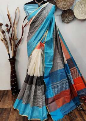 Beautiful Raw silk sare with contrast pallu In Sky Blue