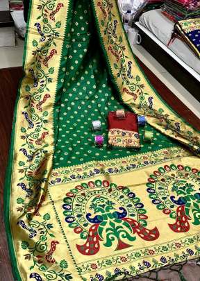 Exclusive Designer Lichi Silk Saree In Green SILK SAREE