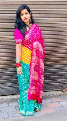 Exclusive Hand Made Bandani Saree In Pink