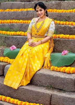 Exclusive Kanchipuram Silk Saree In Yellow partywear sarees