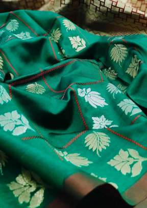 Lichi Silk Waving Jacquard Saree With Reach Pallu In Rama SILK SAREE